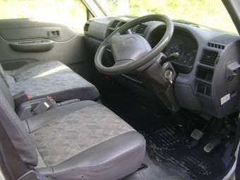 2001 Mazda Bongo Pictures