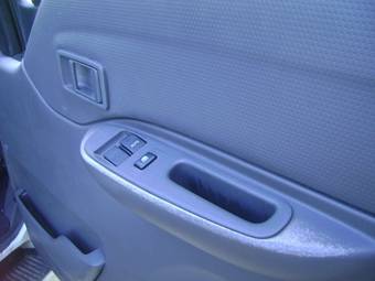 2001 Mazda Bongo Photos
