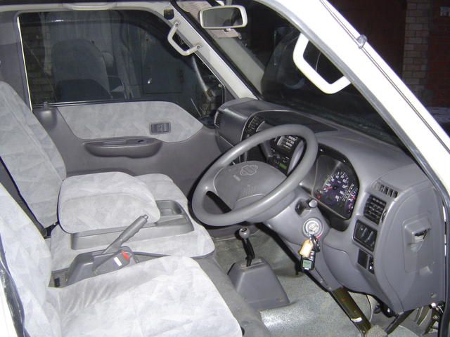 2002 Mazda Bongo