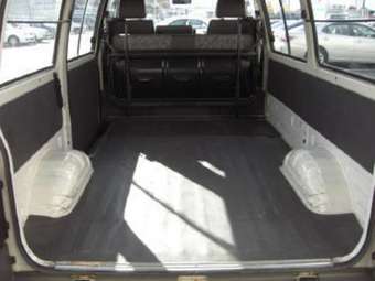 2002 Mazda Bongo Photos