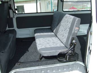 2002 Mazda Bongo Pictures