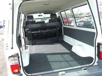 2002 Mazda Bongo Pictures
