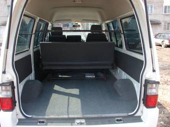 2002 Mazda Bongo Photos