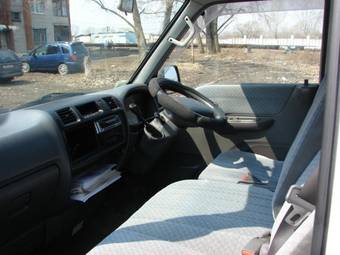 2002 Mazda Bongo Photos