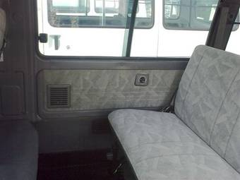 2002 Mazda Bongo Photos