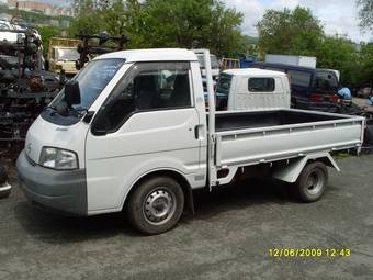 2002 Mazda Bongo Pictures