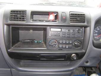 2002 Mazda Bongo Images