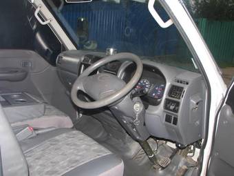 2002 Mazda Bongo Photos