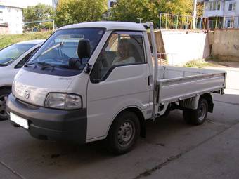 2002 Mazda Bongo Photos