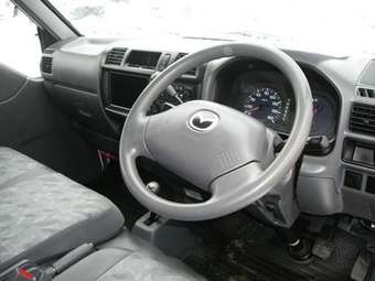 2003 Mazda Bongo Pics