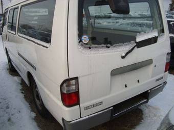 2003 Mazda Bongo Photos