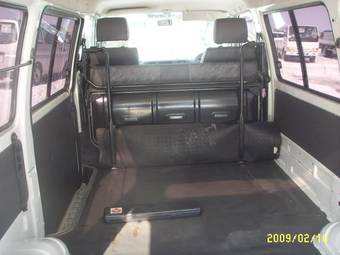 2003 Mazda Bongo Photos
