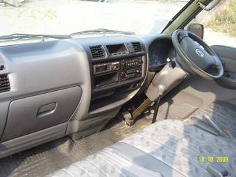 2003 Mazda Bongo Pictures