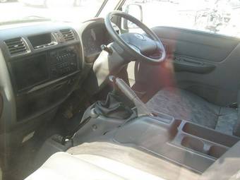 2003 Mazda Bongo Photos