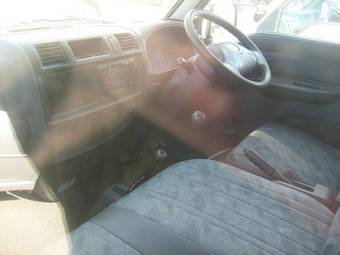 2003 Mazda Bongo Photos