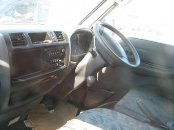 2003 Mazda Bongo Pictures