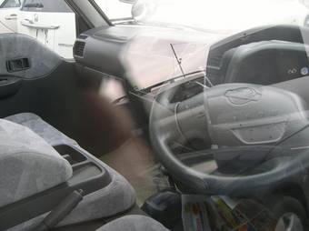 2003 Mazda Bongo Photos