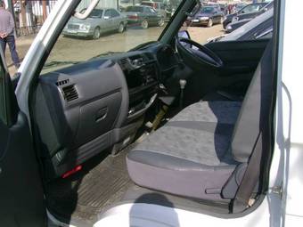 2003 Mazda Bongo Pictures