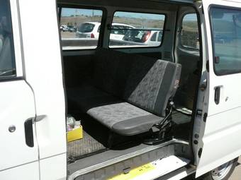 2003 Mazda Bongo Photos