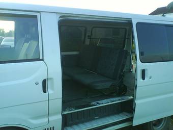 2003 Mazda Bongo Photos