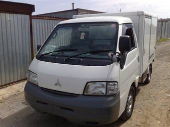 2003 Mazda Bongo Photos