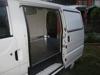 2003 Mazda Bongo Photos