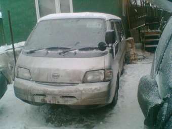 2004 Mazda Bongo Pictures