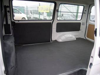 2004 Mazda Bongo Pictures