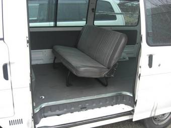 2004 Mazda Bongo Photos