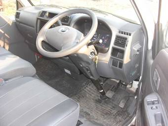 2004 Mazda Bongo Photos