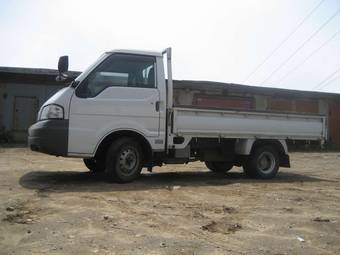 2004 Mazda Bongo Photos