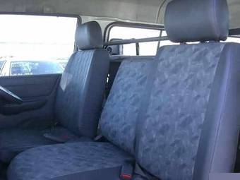 2004 Mazda Bongo Pictures