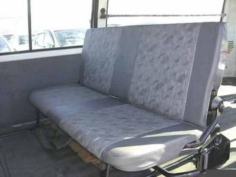 2004 Mazda Bongo Photos