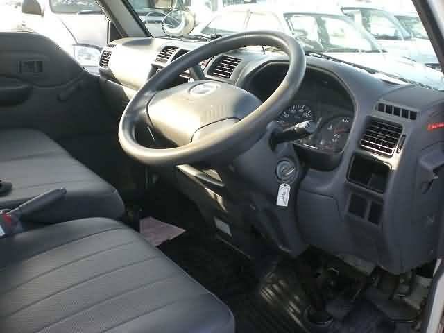 2005 Mazda Bongo