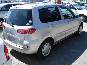 2005 Mazda Bongo Pics