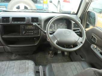 2002 Mazda Bongo Brawny Images