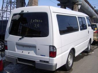 2002 Mazda Bongo Brawny Photos