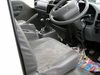 2002 Mazda Bongo Brawny Photos