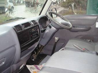 2004 Mazda Bongo Brawny Images