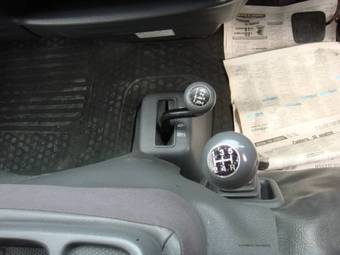 2005 Mazda Bongo Brawny Pictures