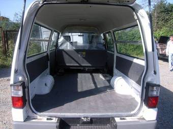 2006 Mazda Bongo Brawny Pics