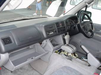 1999 Mazda Bongo Friendee Pictures
