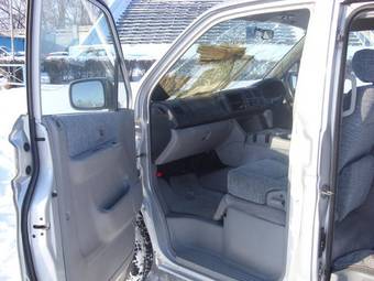 1999 Mazda Bongo Friendee Images
