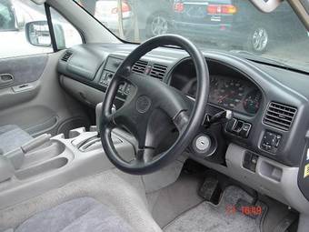 1999 Mazda Bongo Friendee Photos