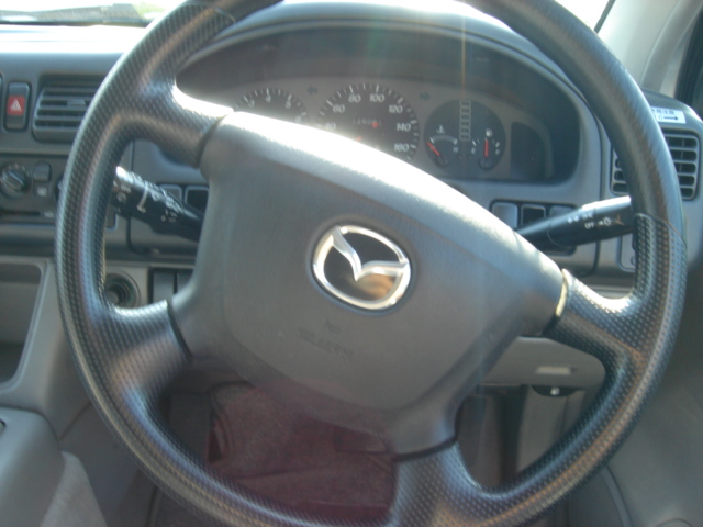 2000 Mazda Bongo Friendee Photos