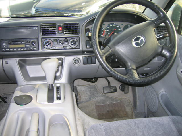 2000 Mazda Bongo Friendee Photos