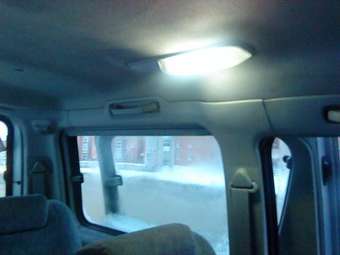 2000 Mazda Bongo Friendee Images