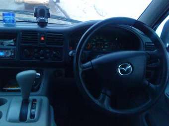 2000 Mazda Bongo Friendee Pictures