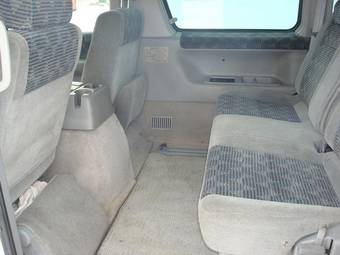 2000 Mazda Bongo Friendee Pictures