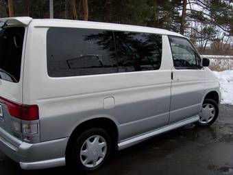 2000 Mazda Bongo Friendee Pictures